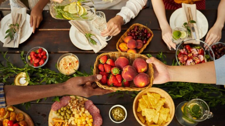 Letni stoÌÅ - jak zaaranzÌowacÌ